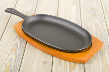 Cast Iron Sizzle Platter with Wooden Stand
