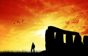 Fototapeta premium Stonehenge silhouette at sunset