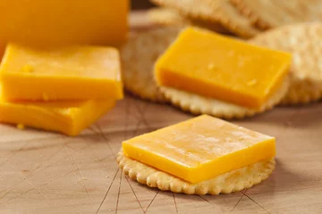 Fototapeten Cheese and Cracker Appetizer © Brent Hofacker