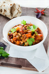 Vegetarian chilli with red and white beans