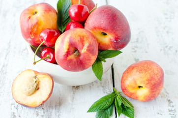 Fresh peaches in a bowl