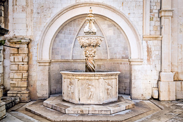 Obraz premium Renaissance fountain inside old town Dubrovnik