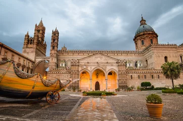 Photo sur Plexiglas Palerme La cathédrale de Palerme, Sicile, Italie