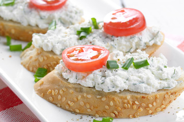 Cottage cheese bruschettas