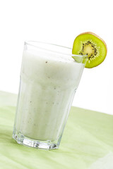 refreshing healthy summer shakes