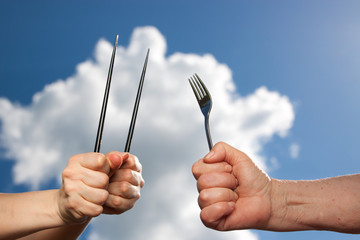 Verschiedene Kulturen verschiedenes Besteck