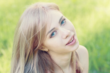 Naklejka premium Young woman outdoors