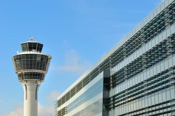 Photo sur Plexiglas Aéroport Tour de contrôle à l& 39 aéroport de Munich, Allemagne