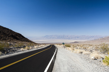 Straße im Death Valley National Park