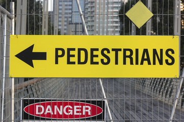 Obraz premium Pedestrians this way