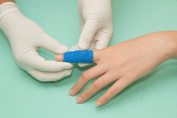 Wound dressing appy medicine bandage on finger injury