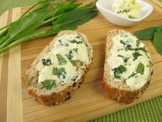Kräuterbutter mit Sauerampfer