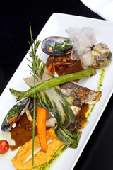 Poisson, moule, sauce, jus, légumes, plat, gastronome