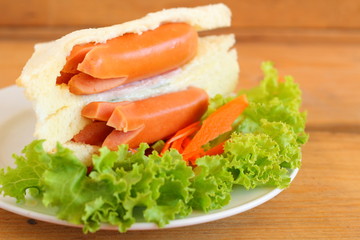 Sandwich with sausage