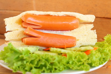 Sandwich with sausage