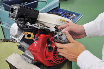 汎用エンジンの整備