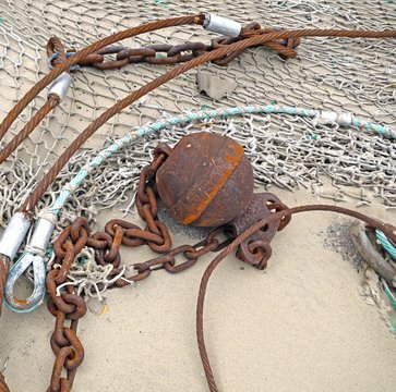 fishing net and chain
