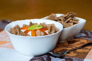 Yogurt with cinnamon squares