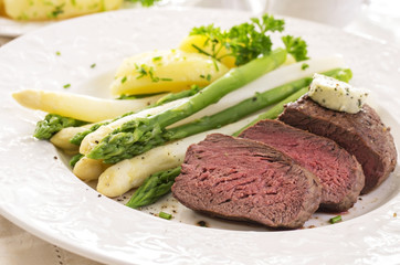 Spargel mit Steak