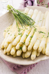 Spargel mit Sauce