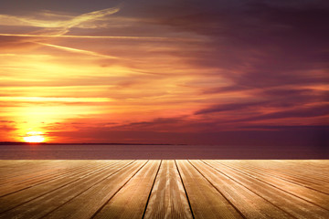 Fototapeta na wymiar spacer o zachodzie słońca
