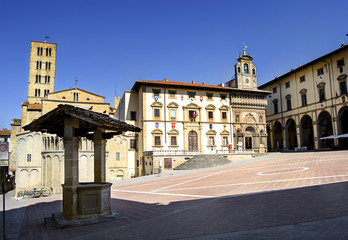 Fototapeta na wymiar Piazza Grande w Arezzo, Toskania, Włochy