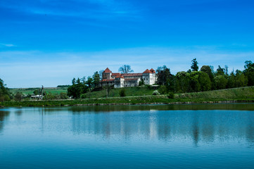 Fototapeta na wymiar Ancient castle near the lake