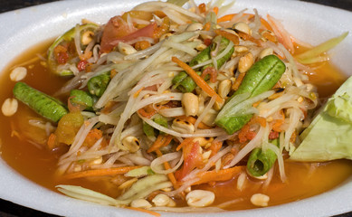 Papaya salad hot and spicy