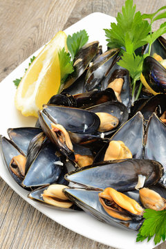 ref mussels with lemon