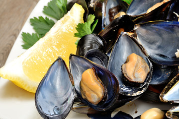 ref mussels with lemon