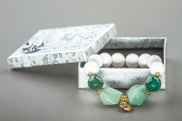 natural stone beads bracelet with box © fotodaocomua
