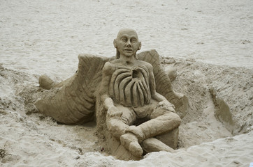 Fototapeta na wymiar Escultura de la arena en Hendaya, Francia