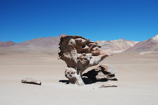 Salvador Dali Rock, Bolivia