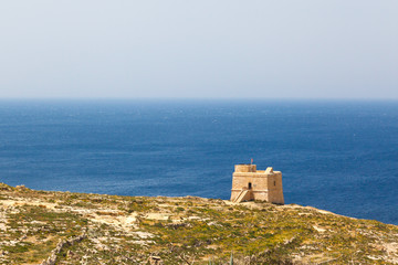 Fototapeta na wymiar Dwajra Tower w maltańskiej wyspie Gozo.