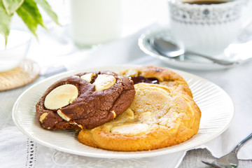 Soft cookies wth chocolate and white chocolate