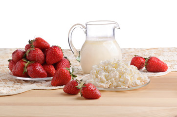 Strawberries, milk and cottage cheese