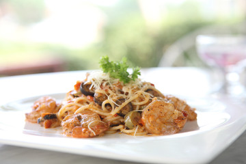 spaghetti with shrimp