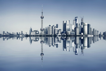 Fototapeta premium Shanghai bund at city landscape panoramic skyline