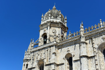 Fototapeta na wymiar Klasztor Hieronimitów w dzielnicy Belem w Lizbonie, Portugalia