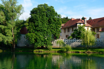 Fototapeta na wymiar Castle and Hotel Otočec in Slovenia