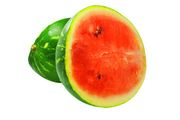 połówki arbuza na białym tle