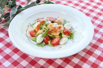 salad with shrimps