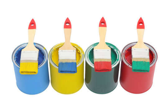 Bunte Farbdosen mit Pinsel
