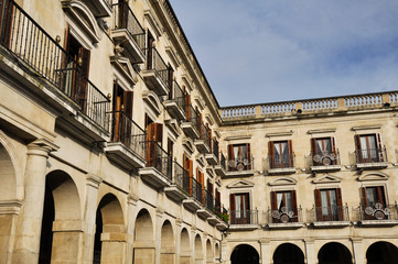 Fototapeta na wymiar Buildings at Spanish square in Vitoria (Spain)