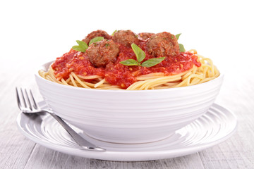spaghetti, meatballs and tomato sauce