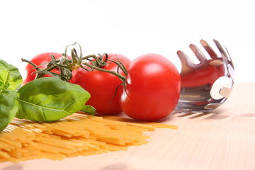 Spaghetti und Tomaten