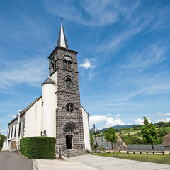 Fototapeta na wymiar Eglise de Saint-Bonnet-près-Orcival (63)