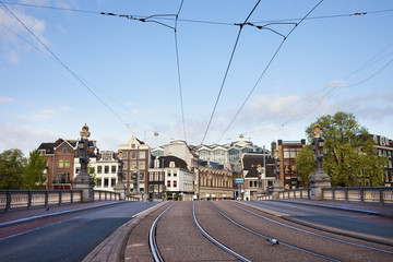Fototapeta na wymiar Infrastruktura transportowa w Amsterdamie