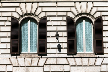 two window, location in Rome