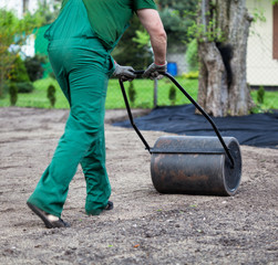 Lawn roller walk